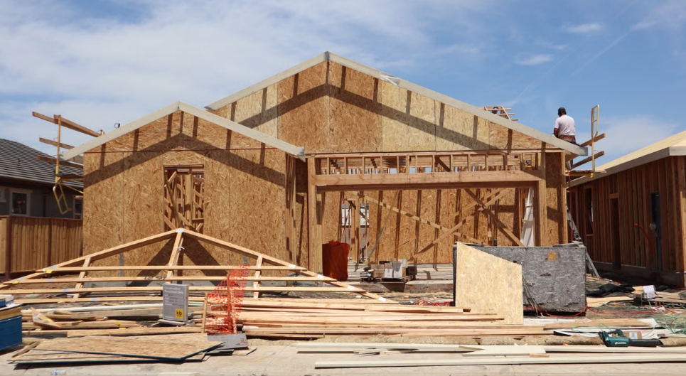 10261897 Manitoba INC / Canuck Business Services. - General Contractors in Winnipeg, Manitoba